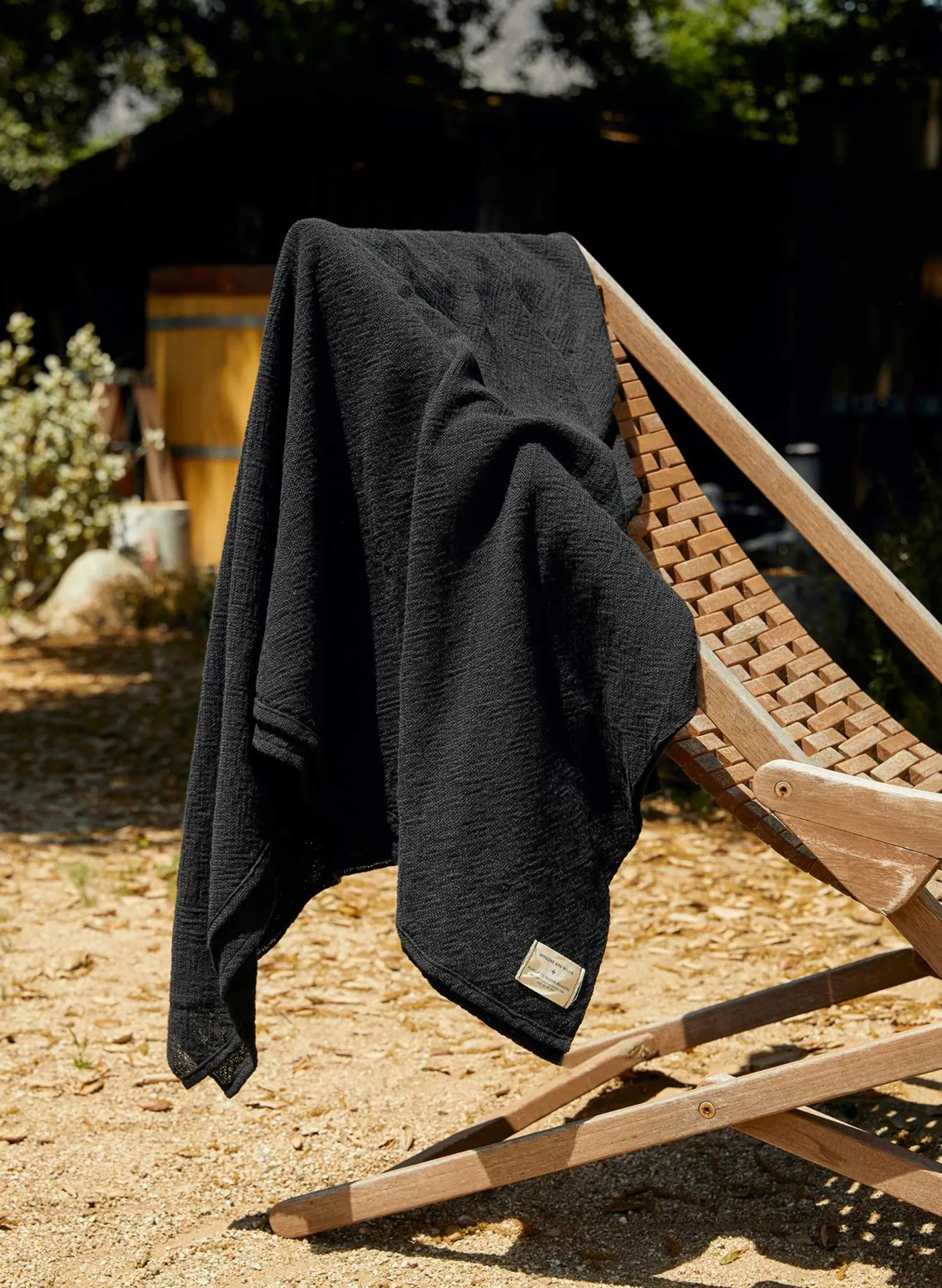 imogene + willie I+w X Family Heirloom Weavers Cotton Throw In Black|Women Home Goods|Home Goods